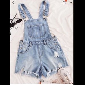 Short overalls